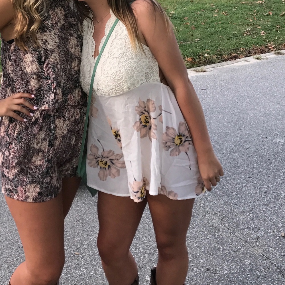 romper - Picture 2 of 4